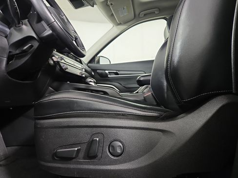 Used 2022 Kia Telluride S FWD image 32