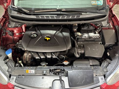 Used 2015 Hyundai Elantra SE image 22