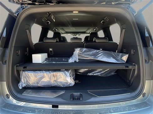New 2026 INFINITI QX80 Autograph w/ Premium Cargo Package image 10
