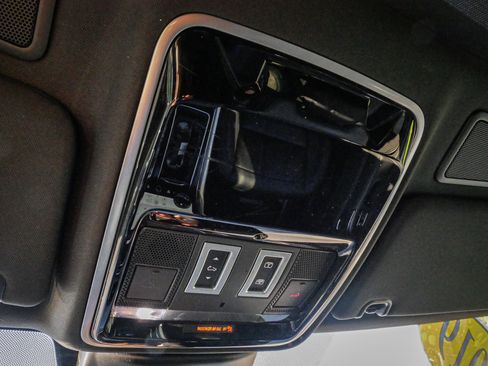 Used 2019 Land Rover Range Rover Sport HSE image 27