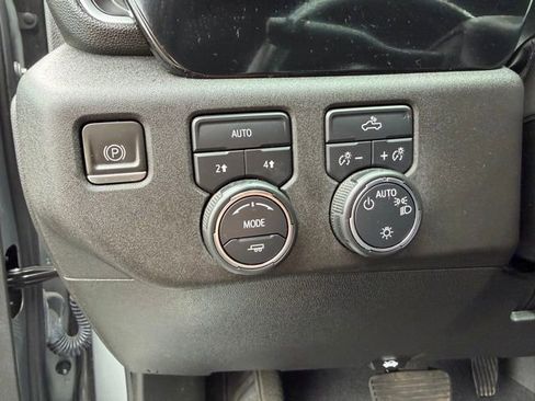 Used 2023 Chevrolet Silverado 1500 LT AWD/4WD image 18