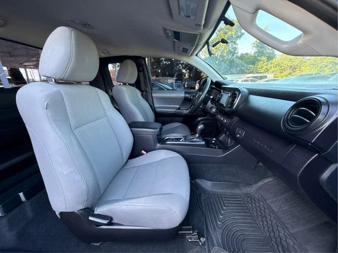Used 2017 Toyota Tacoma SR image 22