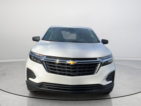 Used 2024 Chevrolet Equinox LS w/ LS Convenience Package FWD image 4