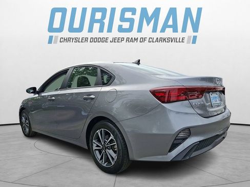Used 2023 Kia Forte LXS FWD image 4