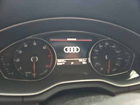 Used 2023 Audi Q5 2.0T Premium w/ Convenience Package AWD/4WD image 3