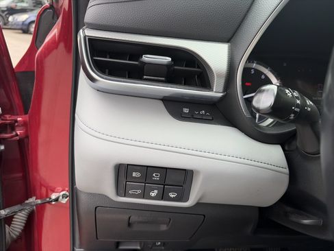 Used 2022 Toyota Highlander Platinum AWD/4WD image 19
