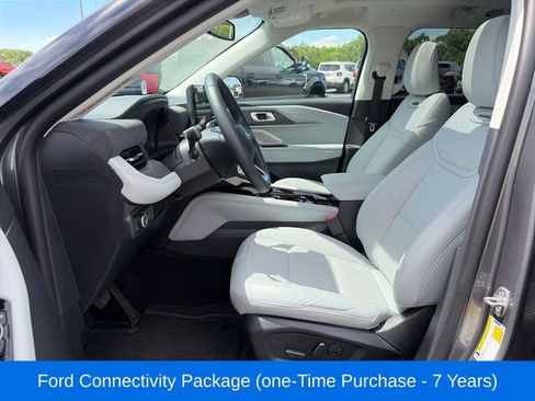 Used 2026 Ford Explorer Platinum w/ LUX Leather Package AWD/4WD image 17