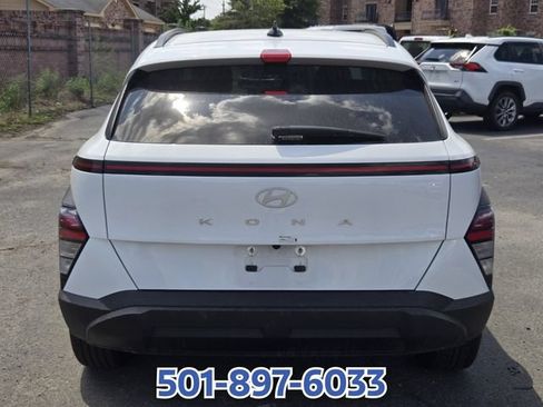 Used 2025 Hyundai Kona SEL FWD image 4
