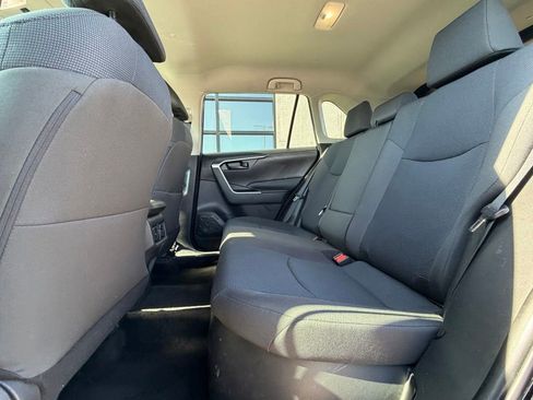Used 2022 Toyota RAV4 LE AWD/4WD image 21