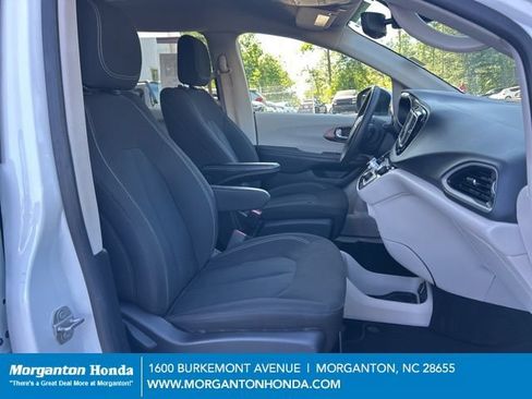 Used 2023 Chrysler Voyager LX FWD image 38