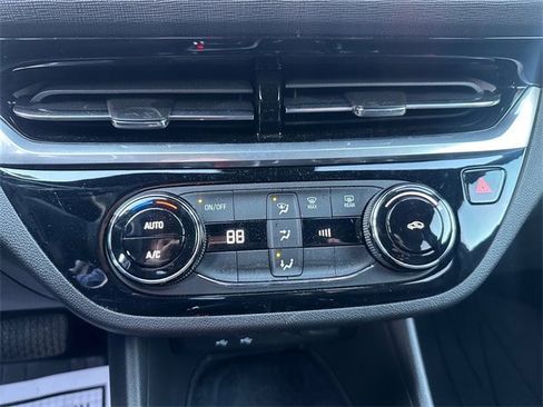 Used 2024 Buick Envista Sport Touring image 19