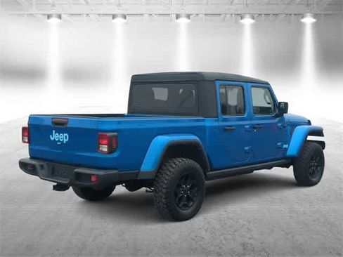 Used 2022 Jeep Gladiator Sport image 8