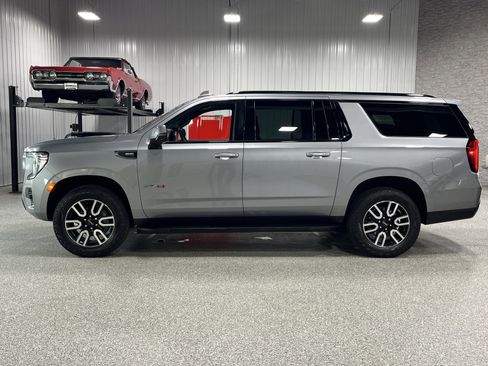 Certified 2024 GMC Yukon XL AT4 w/ Technology Package AWD/4WD image 2
