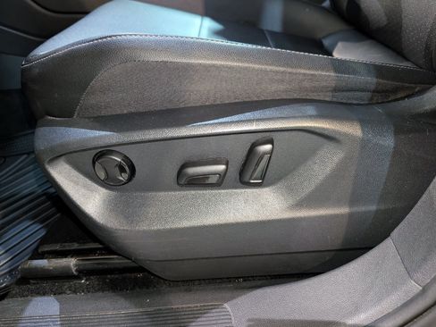 Used 2020 Volkswagen Tiguan S AWD/4WD image 17