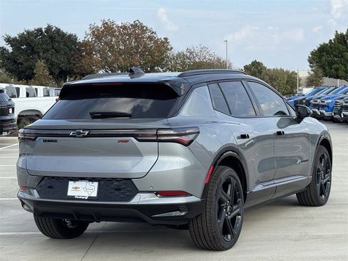 New 2026 Chevrolet Equinox EV RS image 4