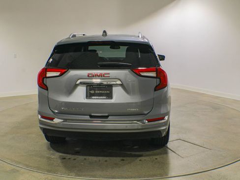 Used 2024 GMC Terrain Denali AWD/4WD image 4