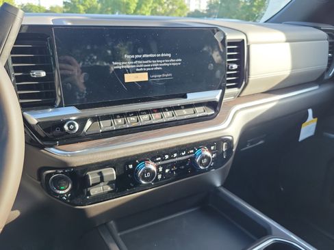 New 2026 GMC Sierra 2500 SLT w/ SLT Premium Package image 10