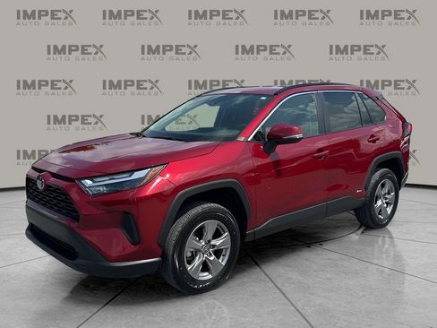 Used 2024 Toyota RAV4 XLE image 1