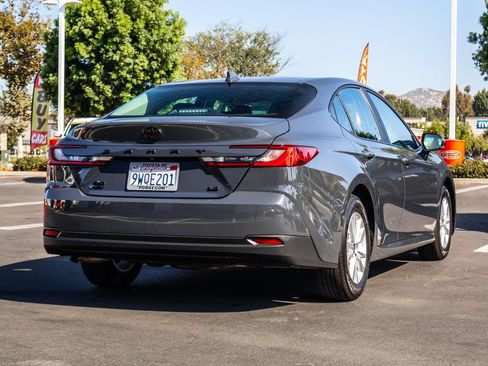 Used 2026 Toyota Camry LE AWD/4WD image 9