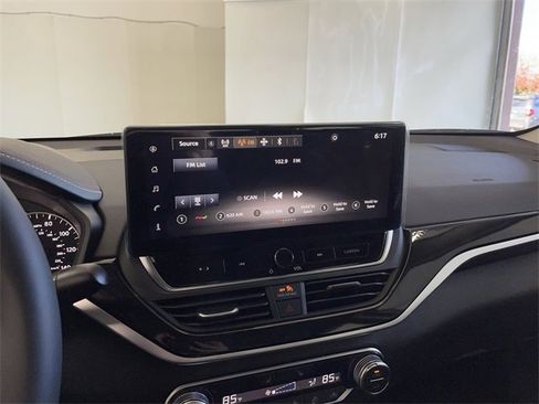 New 2025 Nissan Altima 2.5 SR w/ SR Premium Package image 25