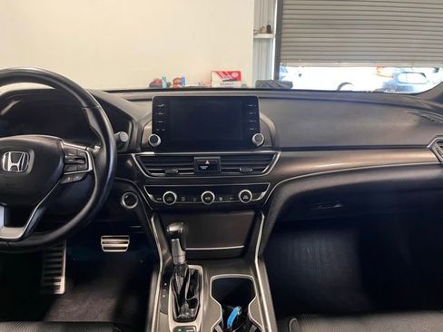 Used 2018 Honda Accord Sport image 20