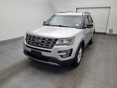 Used 2017 Ford Explorer XLT w/ Equipment Group 202A image 15