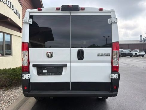 Used 2025 RAM ProMaster 2500 w/ U-Haul Equipment Group FWD image 27