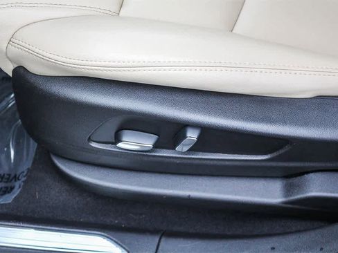 Used 2019 Cadillac XT5 AWD image 31