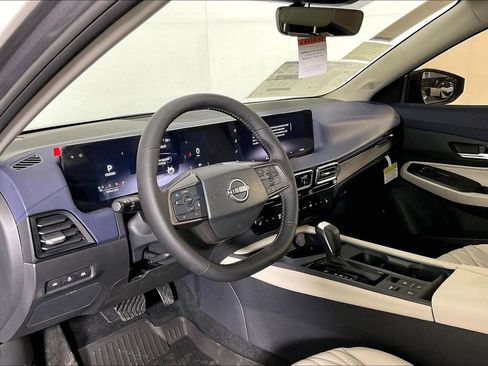 New 2026 Nissan Sentra SL w/ Floor Mat Package image 9