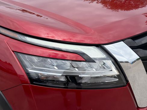 Used 2022 Nissan Pathfinder SL w/ SL Premium Package FWD image 32