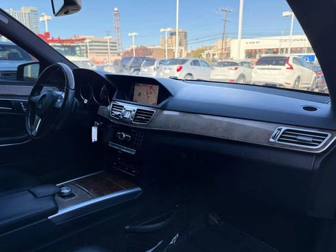 Used 2014 Mercedes-Benz E 350 4MATIC Sedan image 36