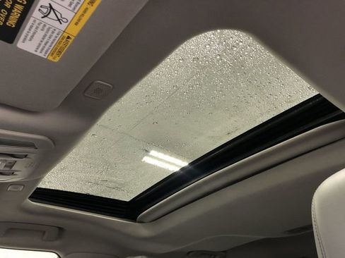 Used 2023 Toyota Highlander Limited image 22