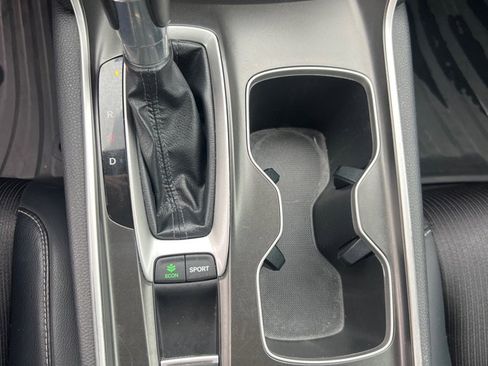 Used 2018 Honda Accord Sport image 33