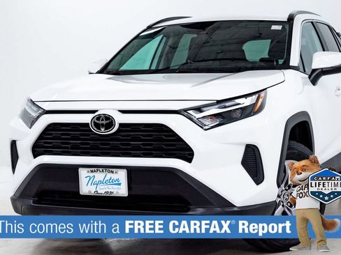 Used 2025 Toyota RAV4 XLE AWD/4WD image 2
