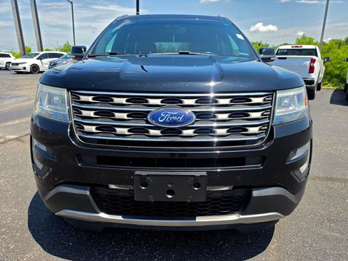 Used 2016 Ford Explorer XLT w/ Equipment Group 202A AWD/4WD image 16
