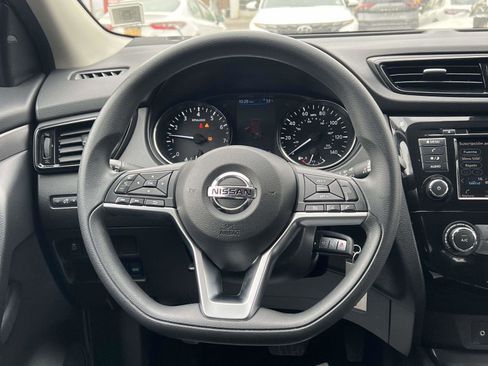 Used 2022 Nissan Rogue Sport S image 15