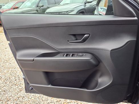 New 2026 Hyundai Kona SE image 8