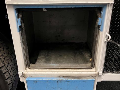 Used 2012 Ford F550 2WD Regular Cab Super Duty w/ Payload Upgrade Pkg image 24