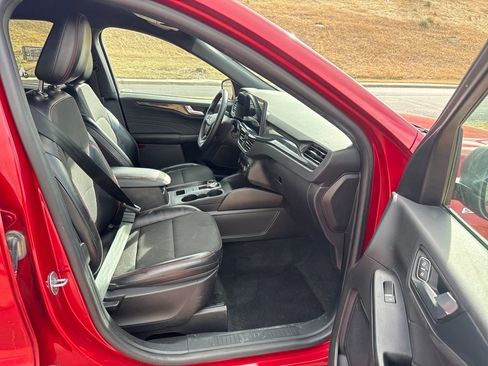 Certified 2024 Ford Escape ST-Line w/ Tech Pack #1 FWD image 29