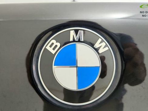 Used 2021 BMW 750i xDrive w/ Executive Package AWD/4WD image 33