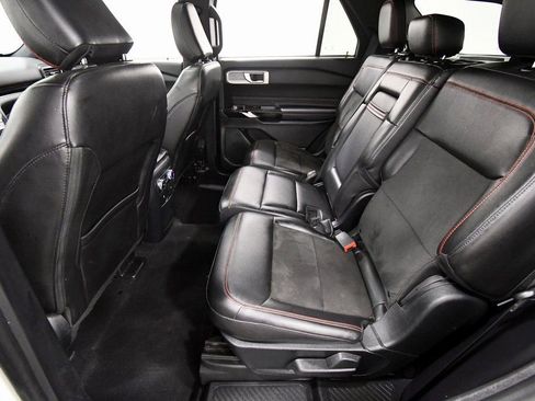 Used 2022 Ford Explorer ST-Line w/ Class IV Trailer Tow Package image 15