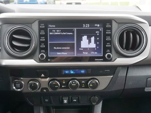 Certified 2023 Toyota Tacoma SR5 AWD/4WD image 10