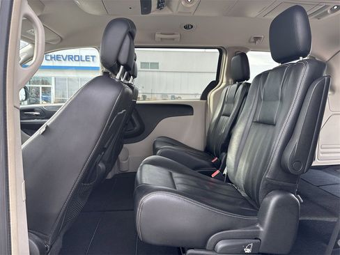 Used 2013 Chrysler Town & Country Touring image 25