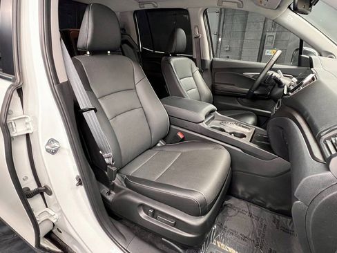 Used 2025 Honda Ridgeline RTL image 4