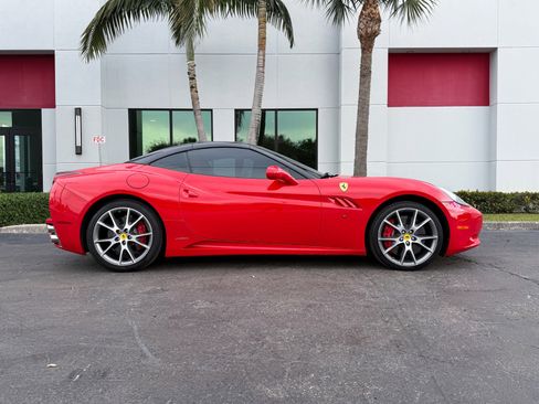Used 2010 Ferrari California image 21