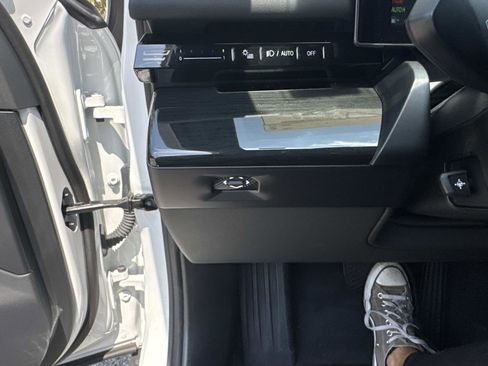 Certified 2026 BMW 530i xDrive w/ Premium Package image 30