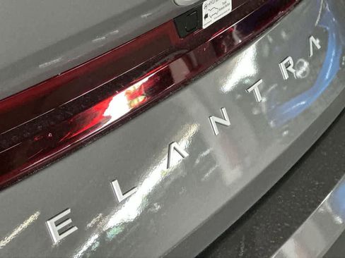 Used 2025 Hyundai Elantra Sport FWD image 10