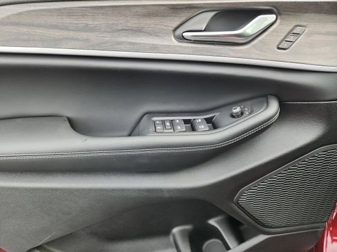 New 2025 Jeep Grand Cherokee L Limited image 9