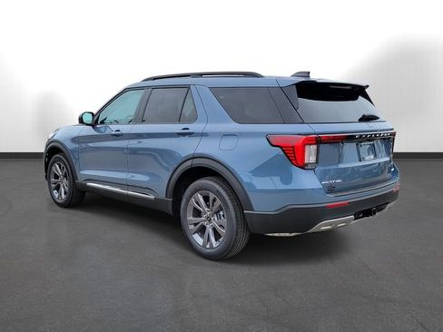 New 2025 Ford Explorer Active w/ Active Comfort Package image 3