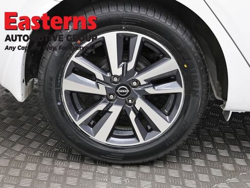 Used 2024 Nissan Versa S w/ S Plus Package FWD image 29
